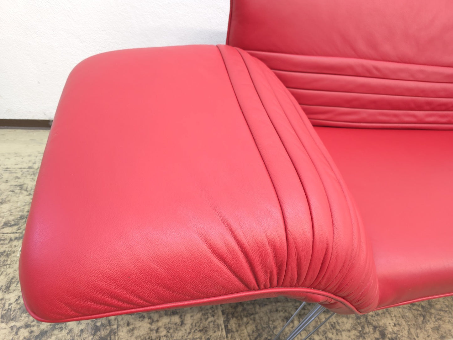 {{ product_title }} – {{ product_type }} von JS Furniture, Designer-Möbel gebraucht.