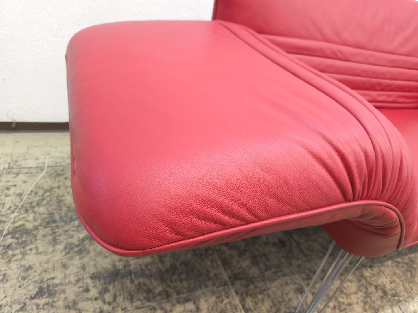 {{ product_title }} – {{ product_type }} von JS Furniture, Designer-Möbel gebraucht.