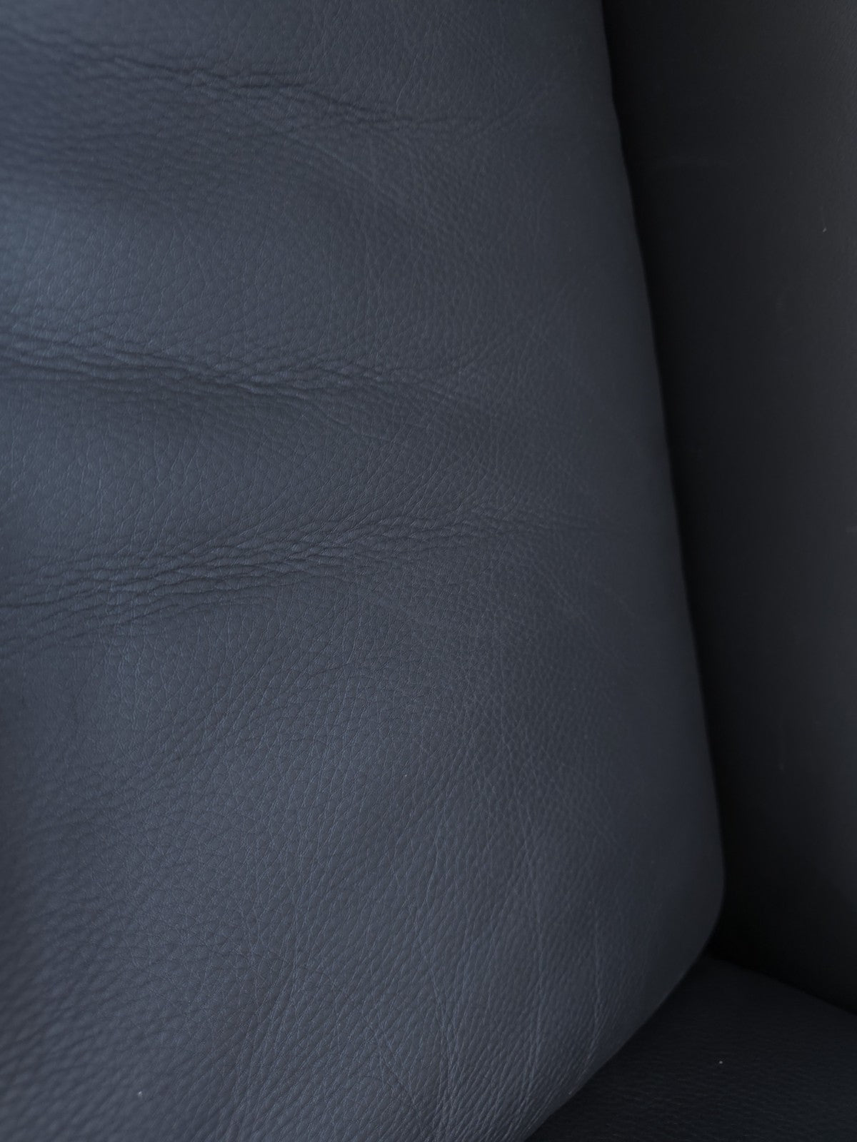 {{ product_title }} – {{ product_type }} von JS Furniture, Designer-Möbel gebraucht.