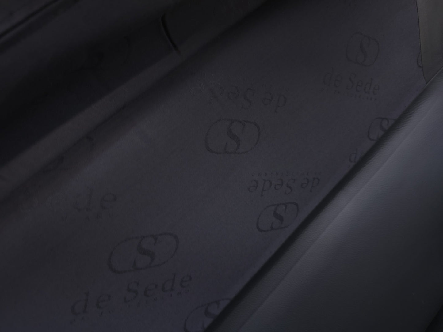 {{ product_title }} – {{ product_type }} von JS Furniture, Designer-Möbel gebraucht.