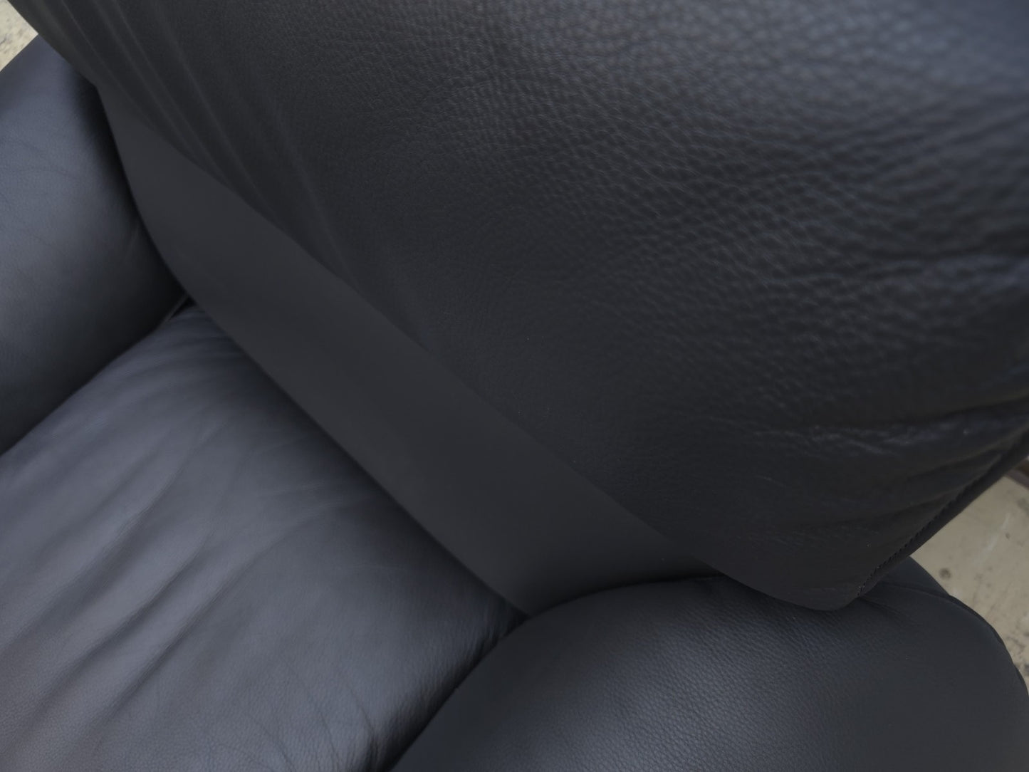 {{ product_title }} – {{ product_type }} von JS Furniture, Designer-Möbel gebraucht.