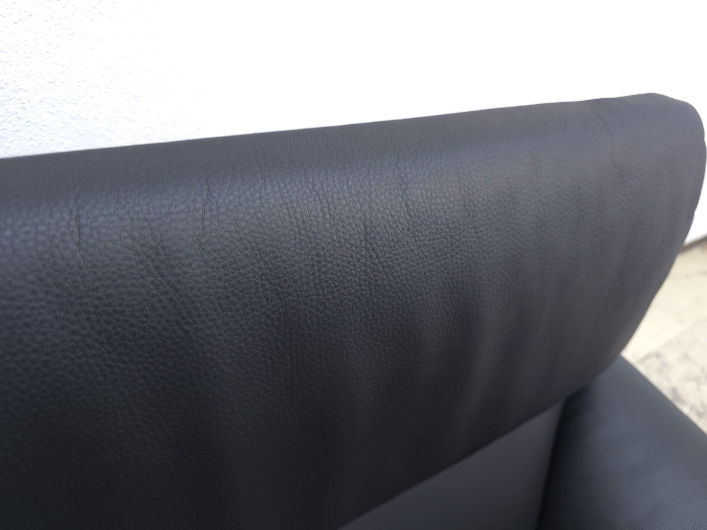 {{ product_title }} – {{ product_type }} von JS Furniture, Designer-Möbel gebraucht.
