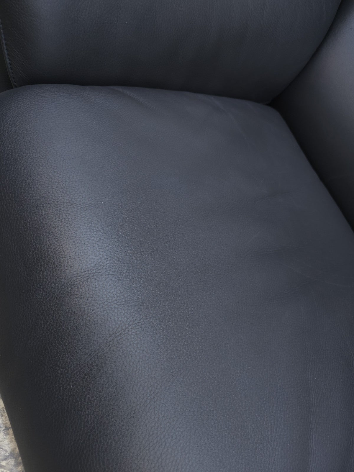 {{ product_title }} – {{ product_type }} von JS Furniture, Designer-Möbel gebraucht.