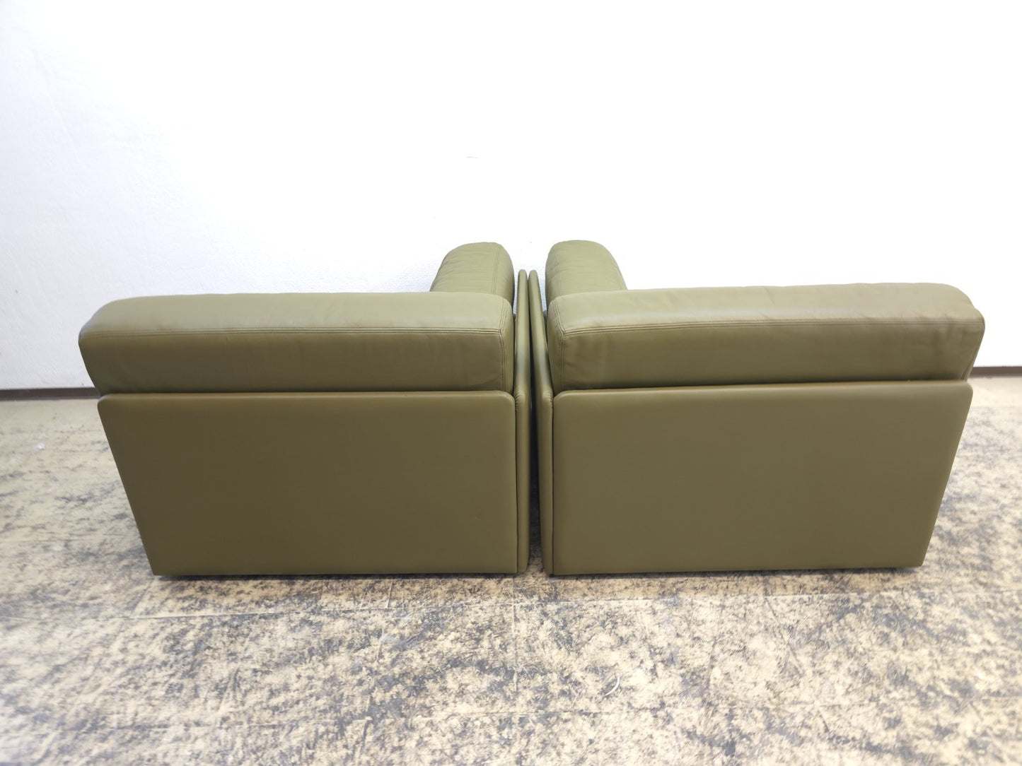 {{ product_title }} – {{ product_type }} von JS Furniture, Designer-Möbel gebraucht.