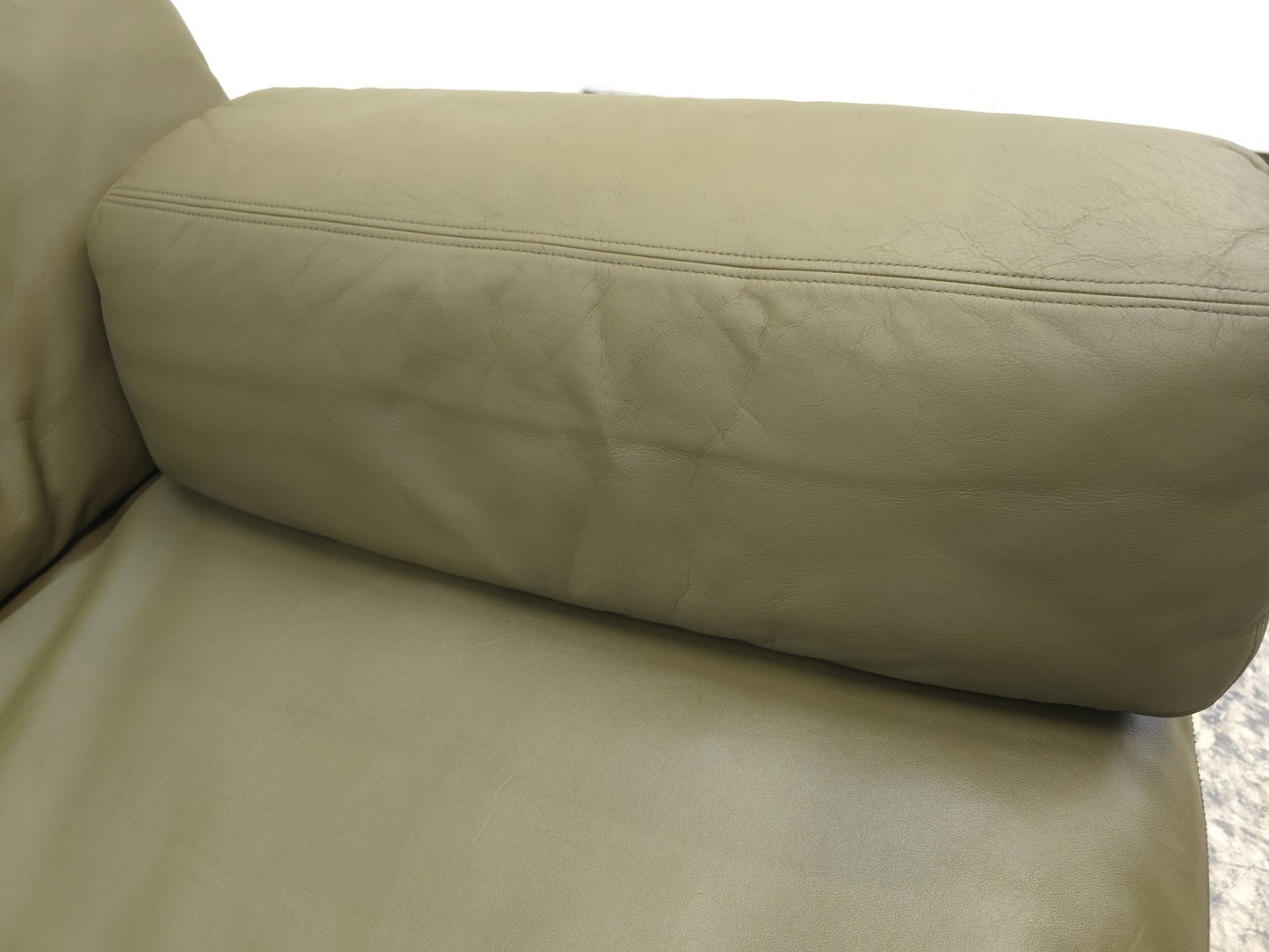{{ product_title }} – {{ product_type }} von JS Furniture, Designer-Möbel gebraucht.