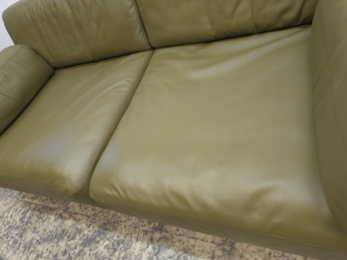 {{ product_title }} – {{ product_type }} von JS Furniture, Designer-Möbel gebraucht.