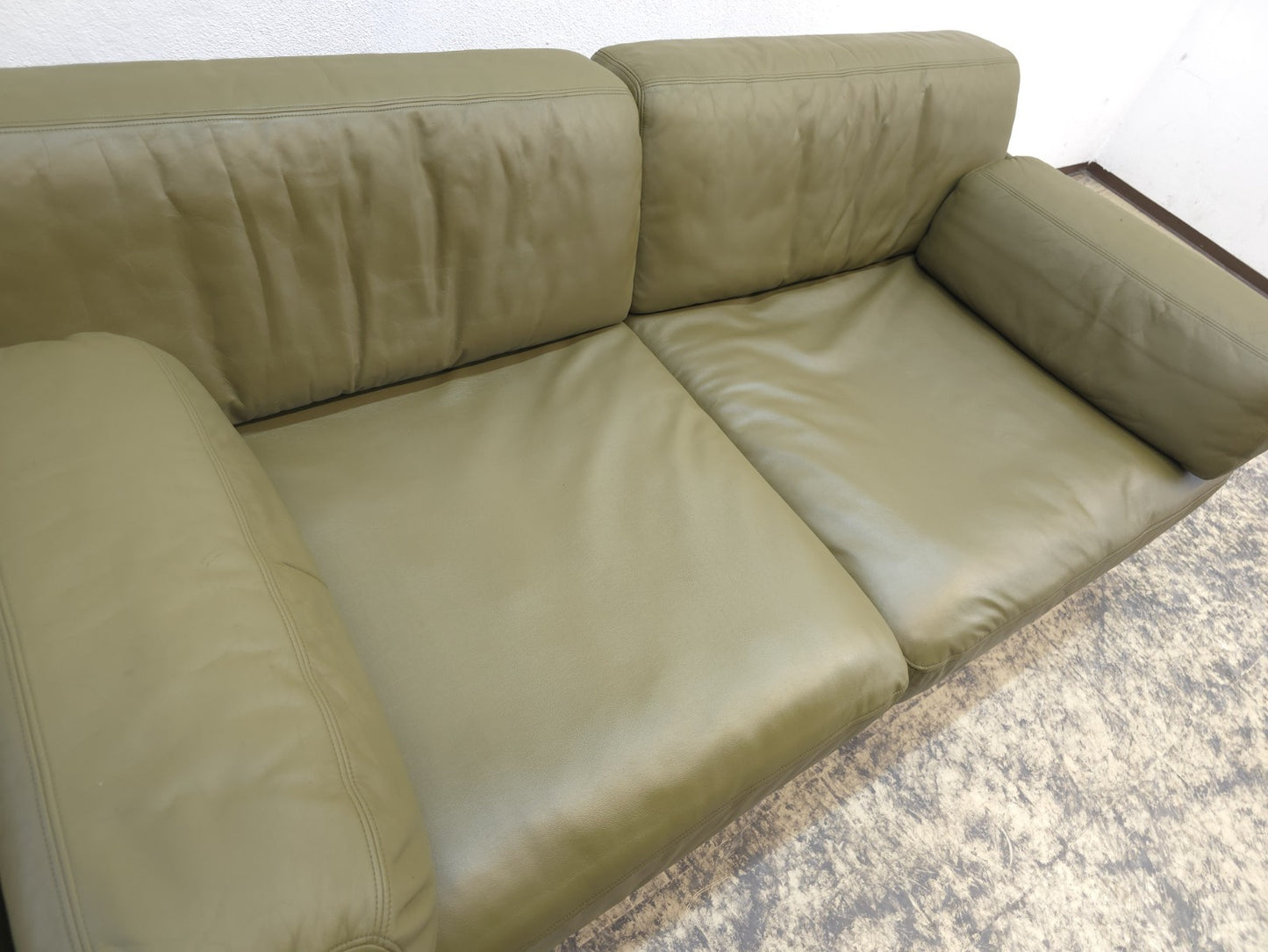 {{ product_title }} – {{ product_type }} von JS Furniture, Designer-Möbel gebraucht.