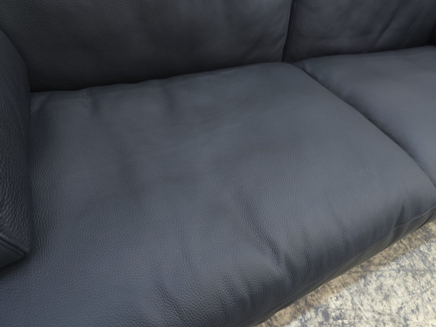 {{ product_title }} – {{ product_type }} von JS Furniture, Designer-Möbel gebraucht.