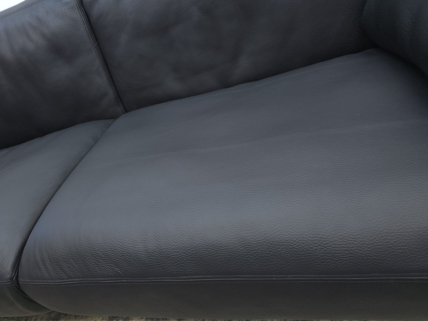 {{ product_title }} – {{ product_type }} von JS Furniture, Designer-Möbel gebraucht.