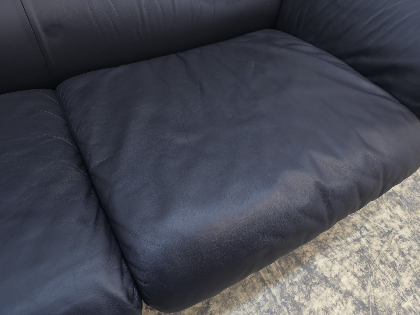 {{ product_title }} – {{ product_type }} von JS Furniture, Designer-Möbel gebraucht.