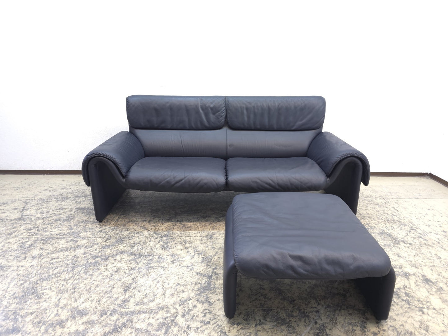 {{ product_title }} – {{ product_type }} von JS Furniture, Designer-Möbel gebraucht.
