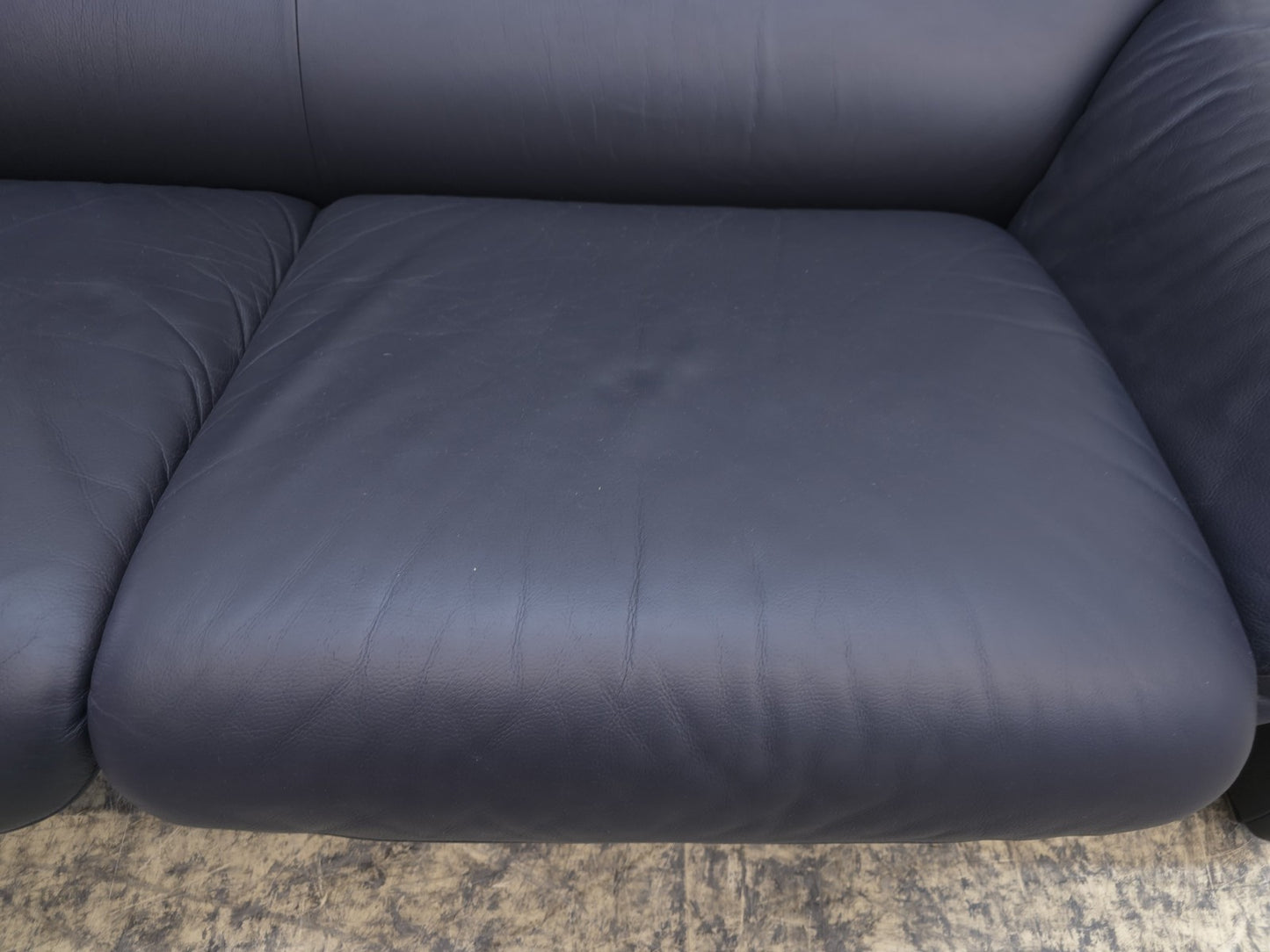 {{ product_title }} – {{ product_type }} von JS Furniture, Designer-Möbel gebraucht.