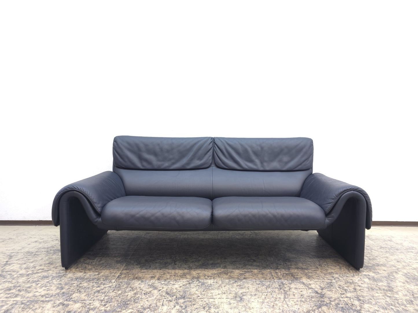 {{ product_title }} – {{ product_type }} von JS Furniture, Designer-Möbel gebraucht.