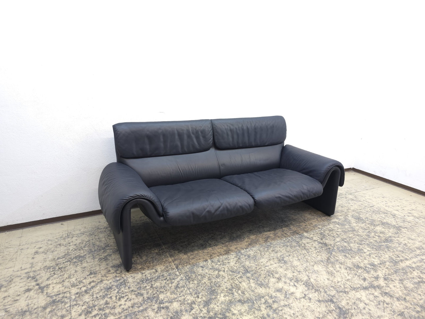 {{ product_title }} – {{ product_type }} von JS Furniture, Designer-Möbel gebraucht.