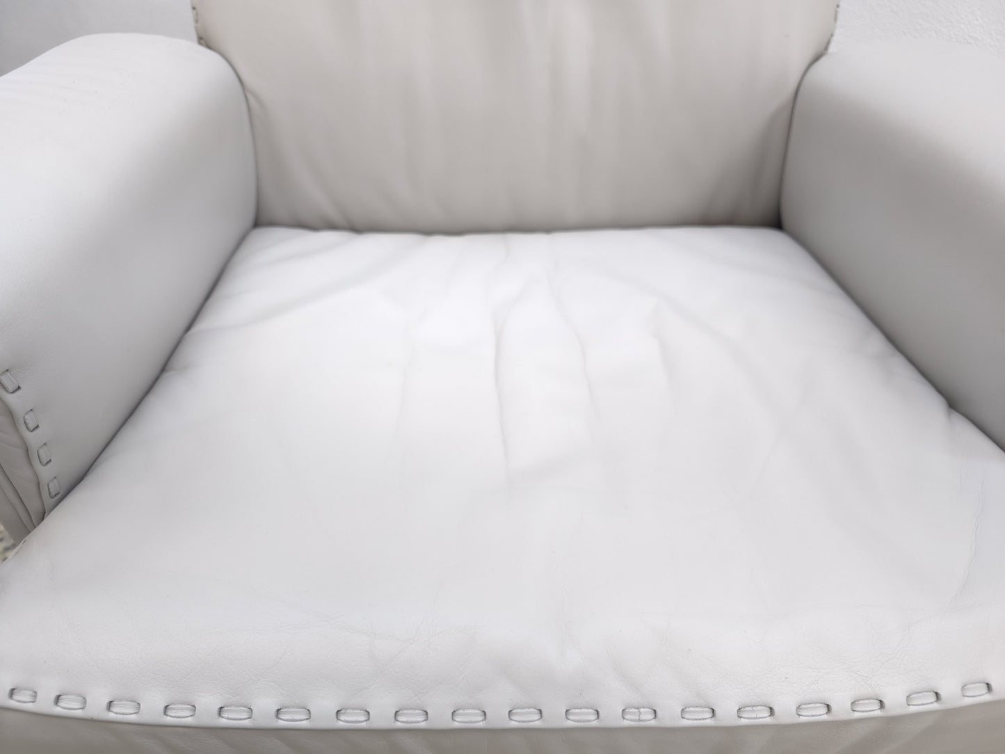 {{ product_title }} – {{ product_type }} von JS Furniture, Designer-Möbel gebraucht.