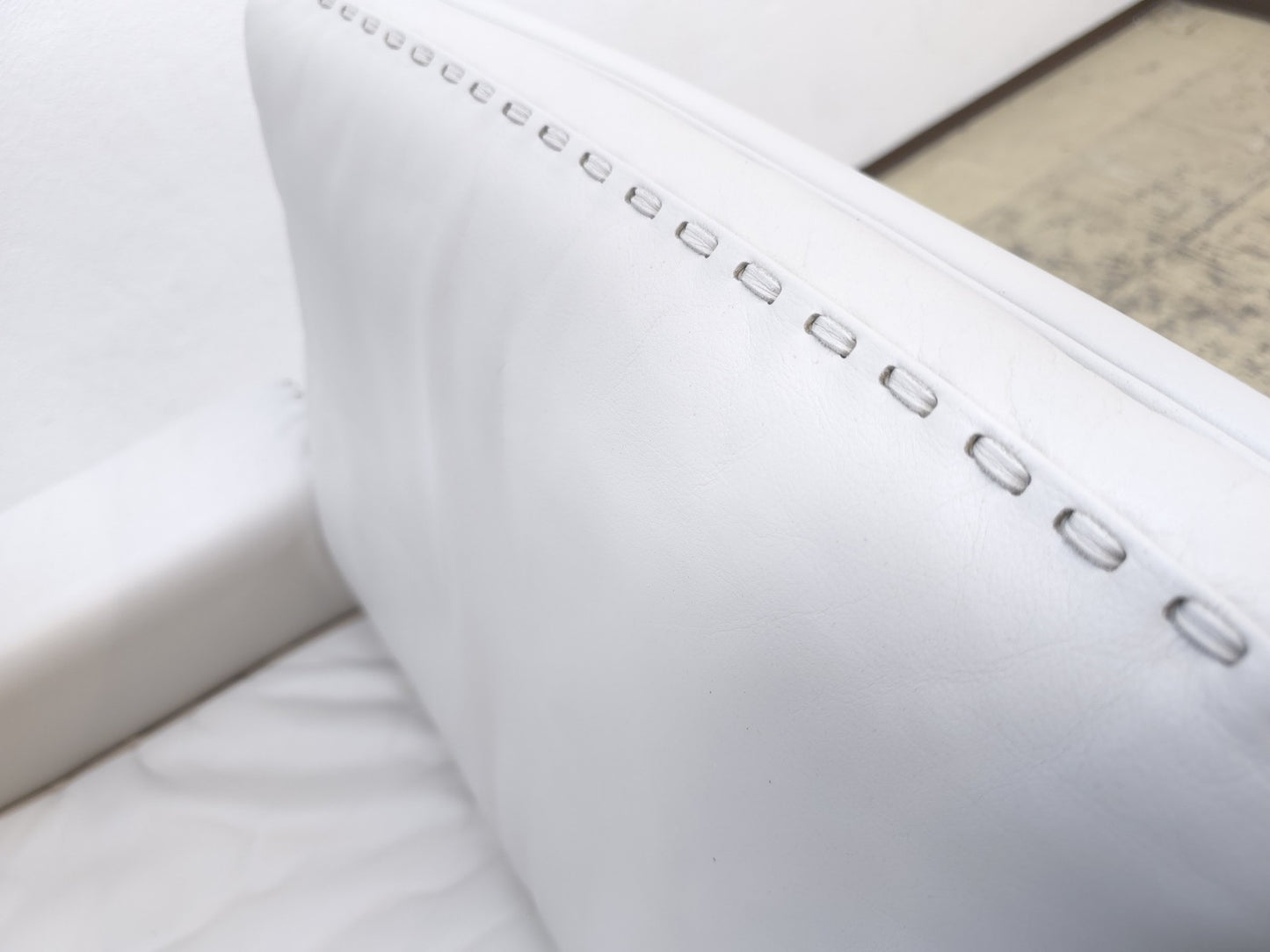 {{ product_title }} – {{ product_type }} von JS Furniture, Designer-Möbel gebraucht.