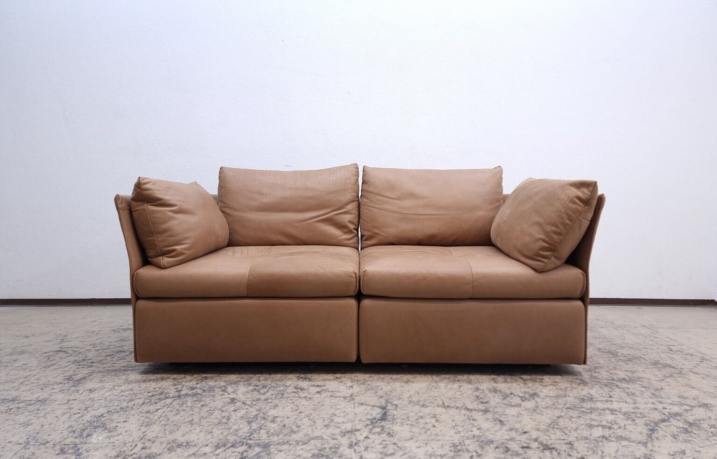 {{ product_title }} – {{ product_type }} von JS Furniture, Designer-Möbel gebraucht.