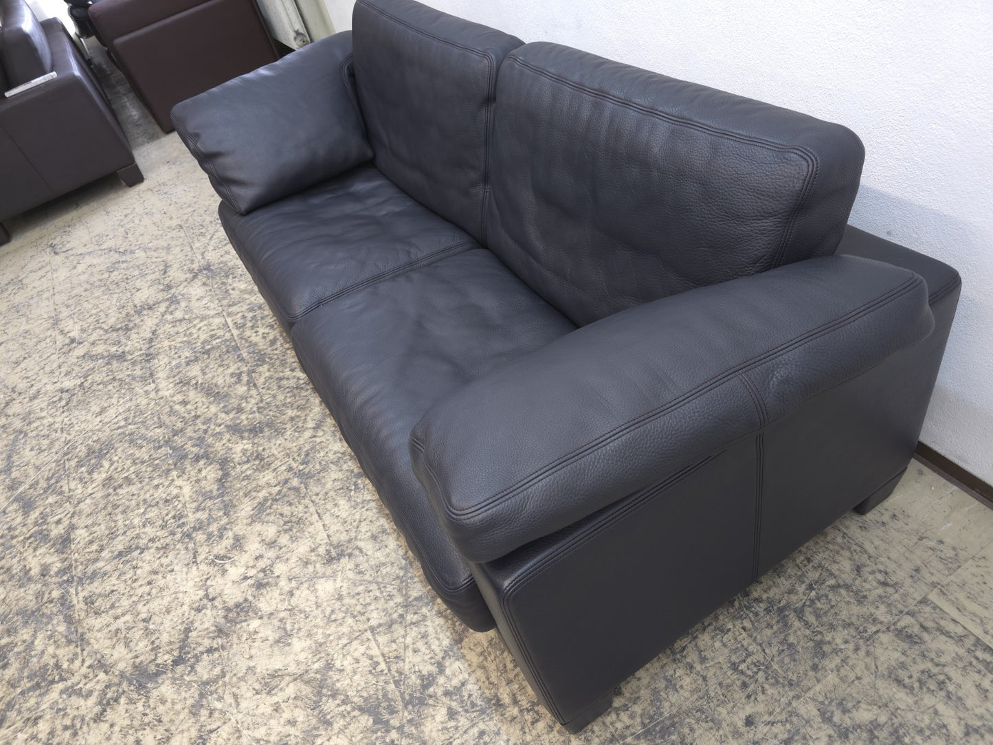 {{ product_title }} – {{ product_type }} von JS Furniture, Designer-Möbel gebraucht.