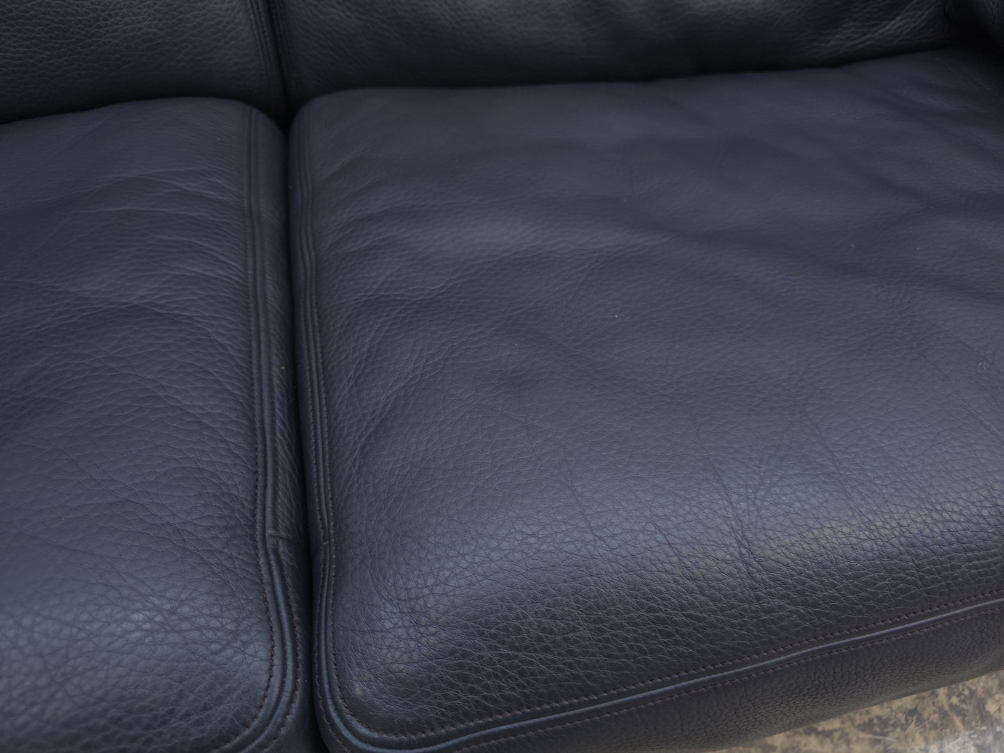 {{ product_title }} – {{ product_type }} von JS Furniture, Designer-Möbel gebraucht.