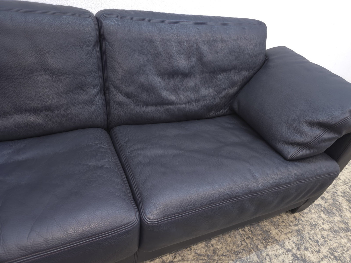 {{ product_title }} – {{ product_type }} von JS Furniture, Designer-Möbel gebraucht.