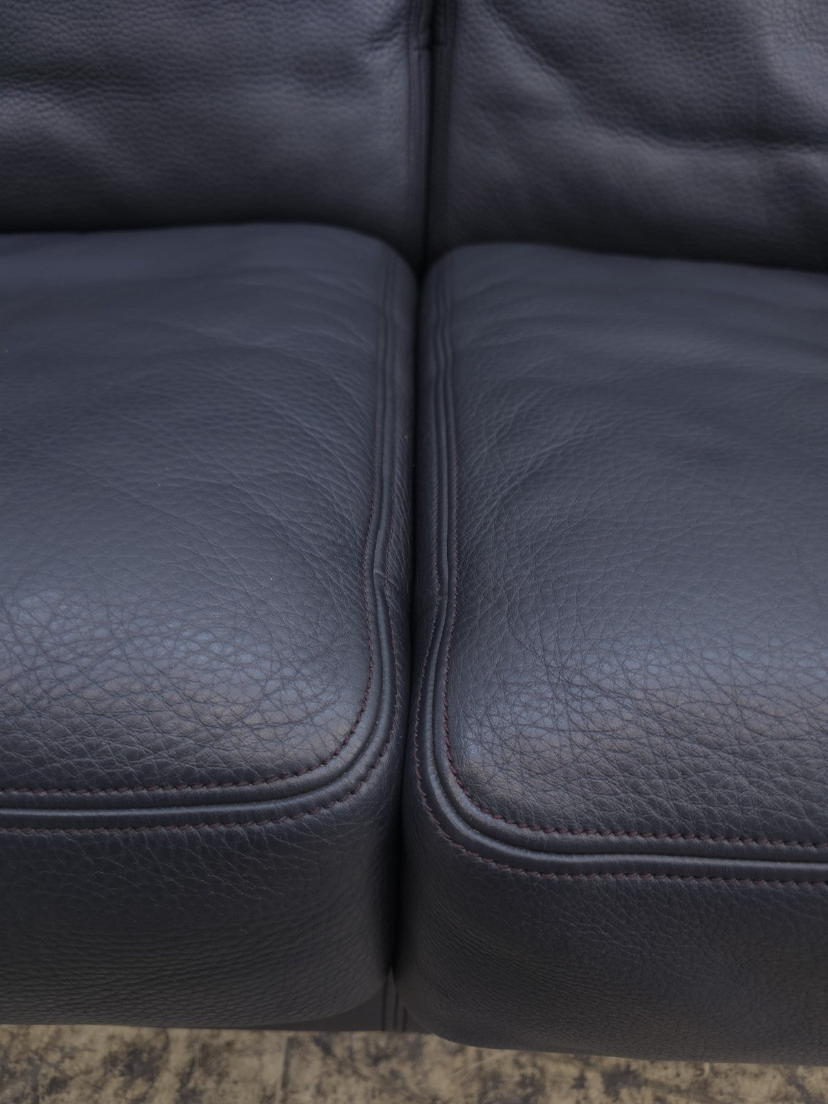 {{ product_title }} – {{ product_type }} von JS Furniture, Designer-Möbel gebraucht.
