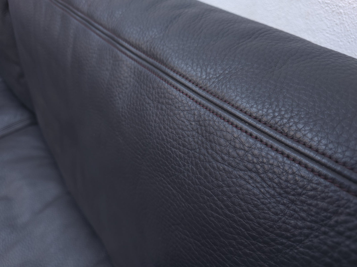 {{ product_title }} – {{ product_type }} von JS Furniture, Designer-Möbel gebraucht.