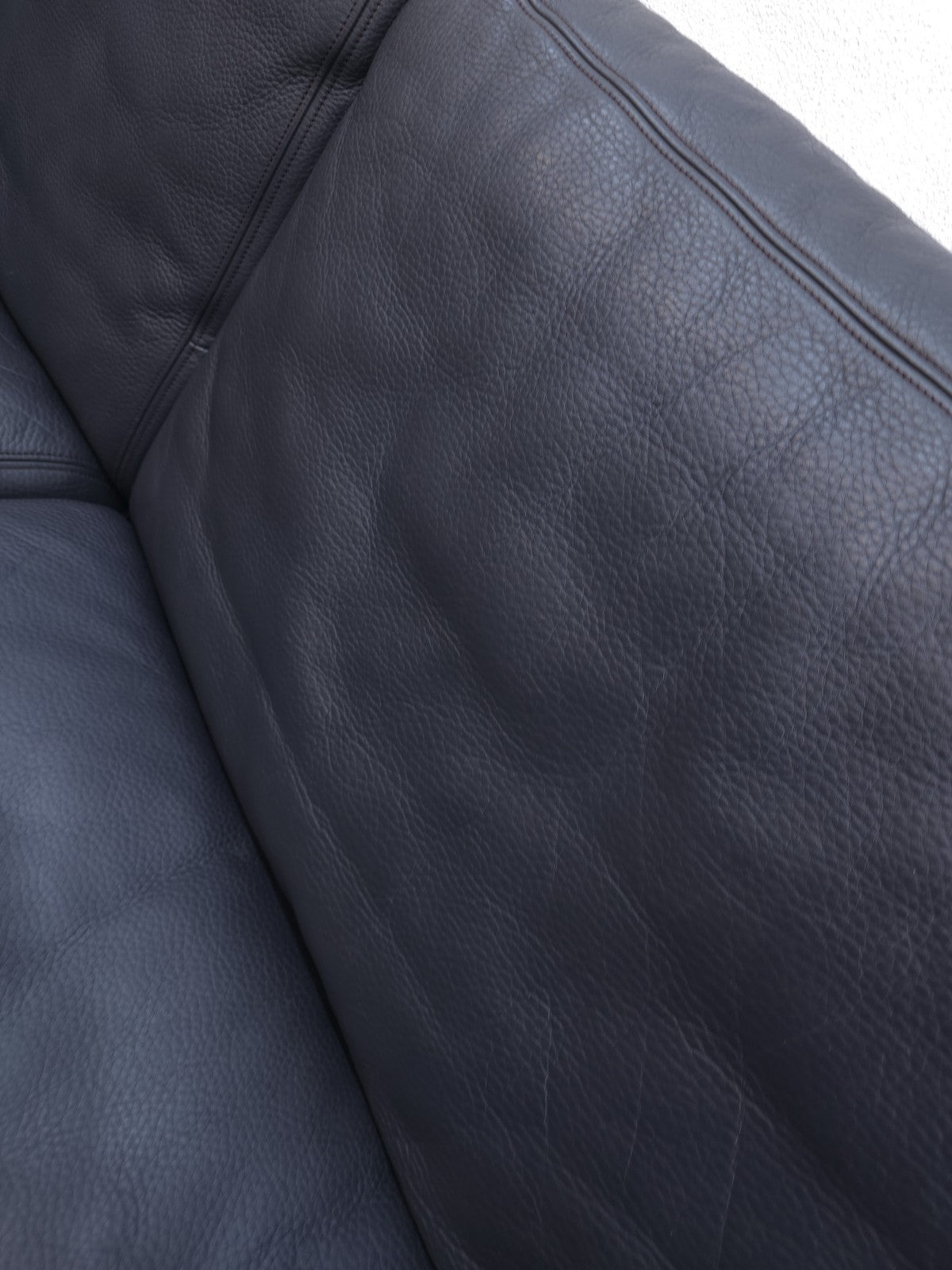 {{ product_title }} – {{ product_type }} von JS Furniture, Designer-Möbel gebraucht.