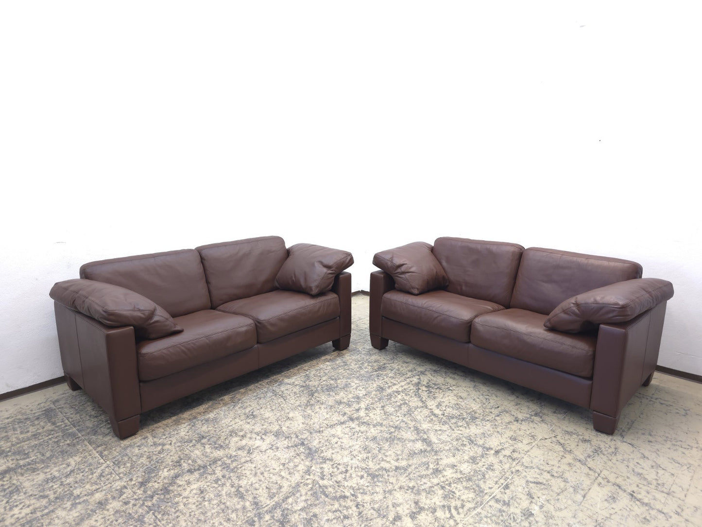 {{ product_title }} – {{ product_type }} von JS Furniture, Designer-Möbel gebraucht.