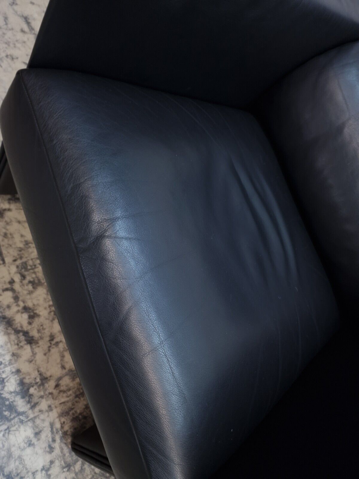 {{ product_title }} – {{ product_type }} von JS Furniture, Designer-Möbel gebraucht.