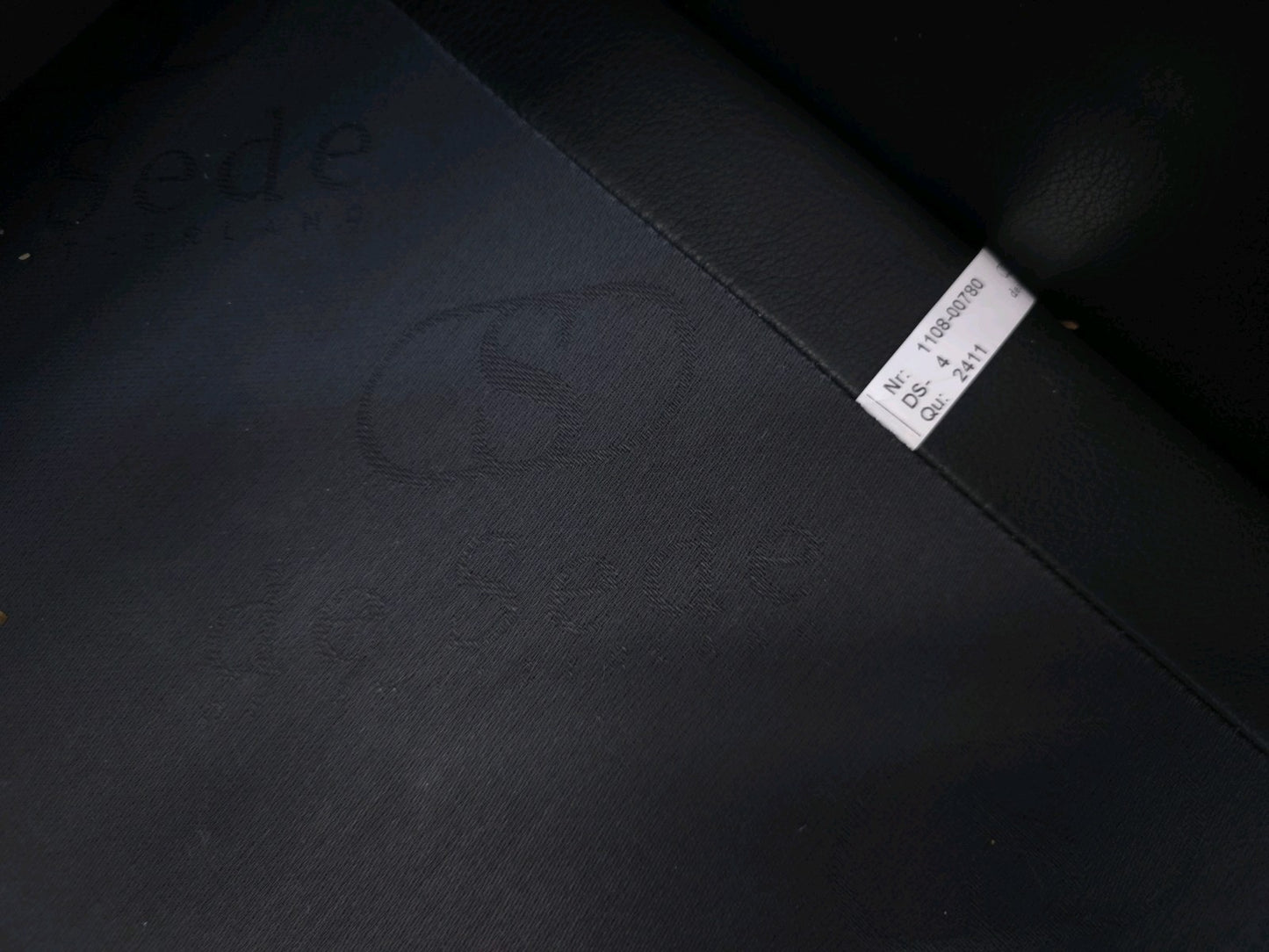 {{ product_title }} – {{ product_type }} von JS Furniture, Designer-Möbel gebraucht.