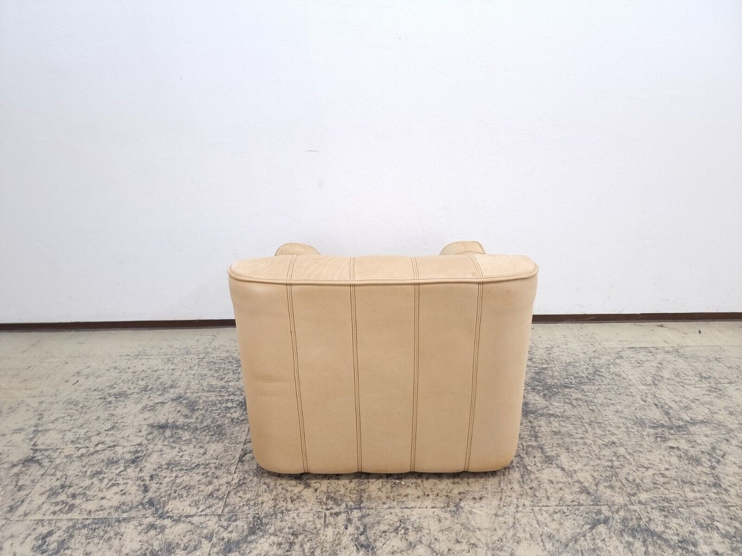 {{ product_title }} – {{ product_type }} von JS Furniture, Designer-Möbel gebraucht.