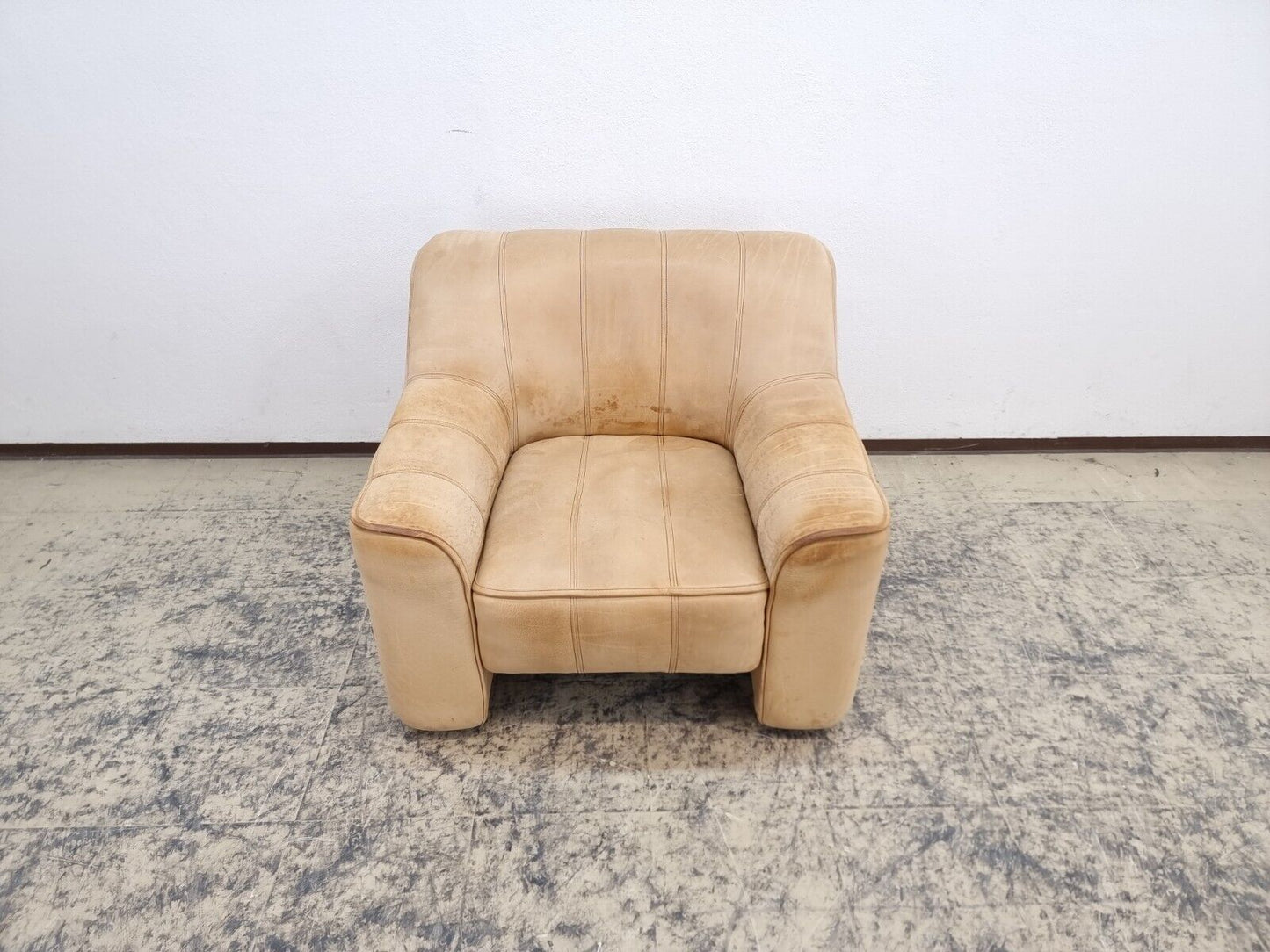 {{ product_title }} – {{ product_type }} von JS Furniture, Designer-Möbel gebraucht.