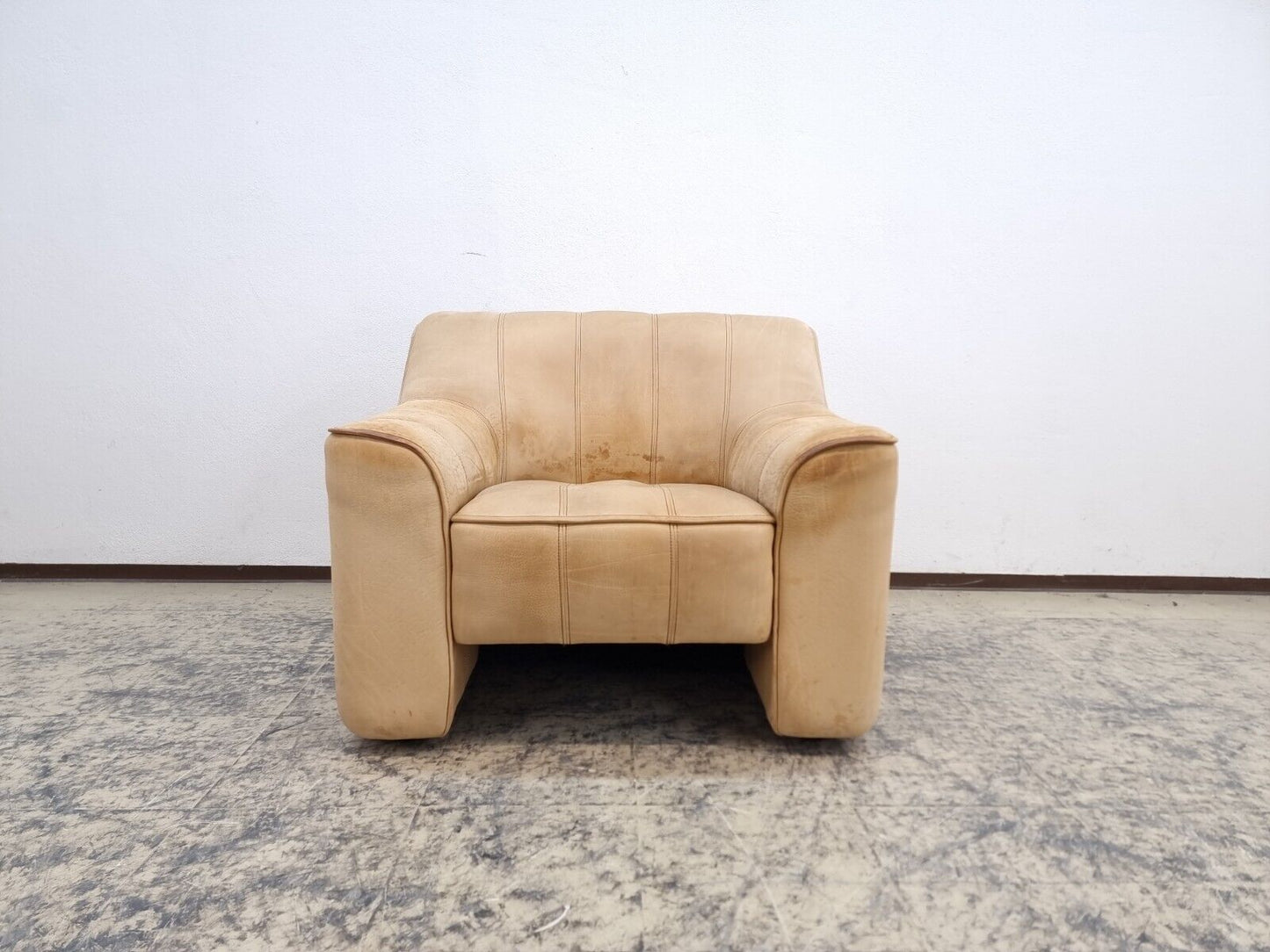{{ product_title }} – {{ product_type }} von JS Furniture, Designer-Möbel gebraucht.