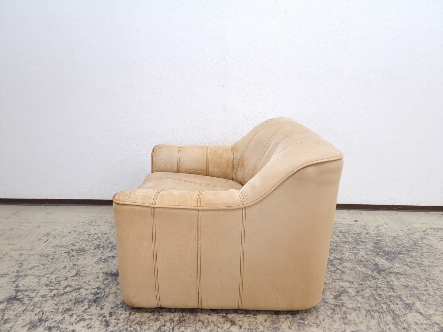{{ product_title }} – {{ product_type }} von JS Furniture, Designer-Möbel gebraucht.