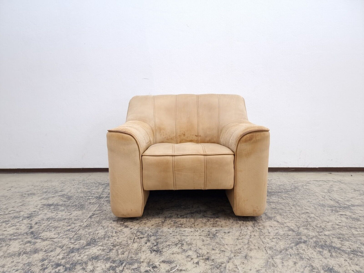 {{ product_title }} – {{ product_type }} von JS Furniture, Designer-Möbel gebraucht.