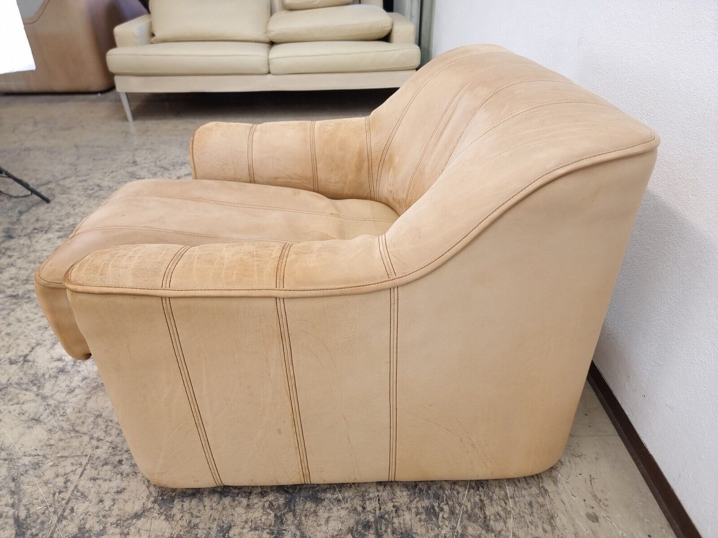 {{ product_title }} – {{ product_type }} von JS Furniture, Designer-Möbel gebraucht.