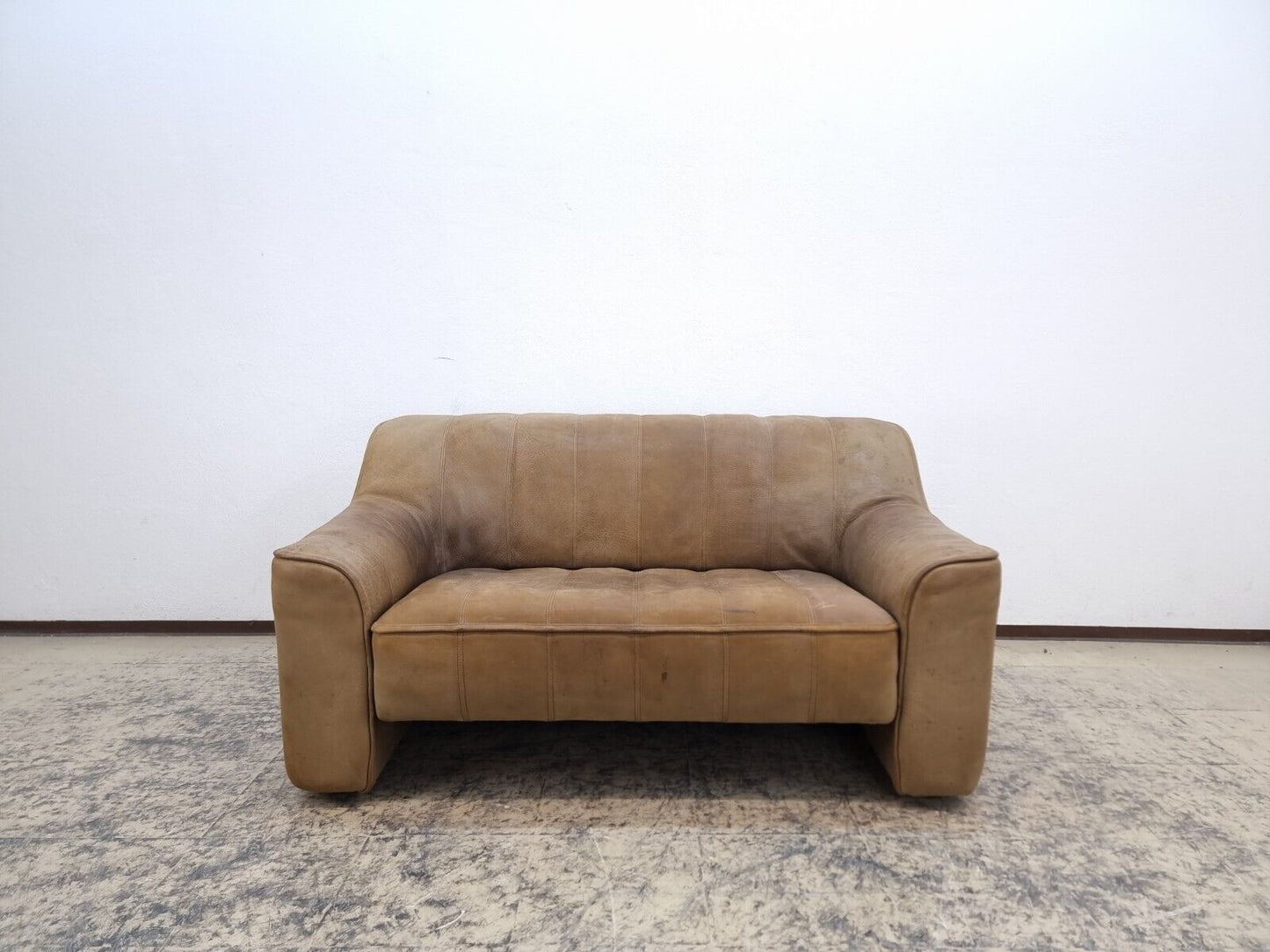{{ product_title }} – {{ product_type }} von JS Furniture, Designer-Möbel gebraucht.