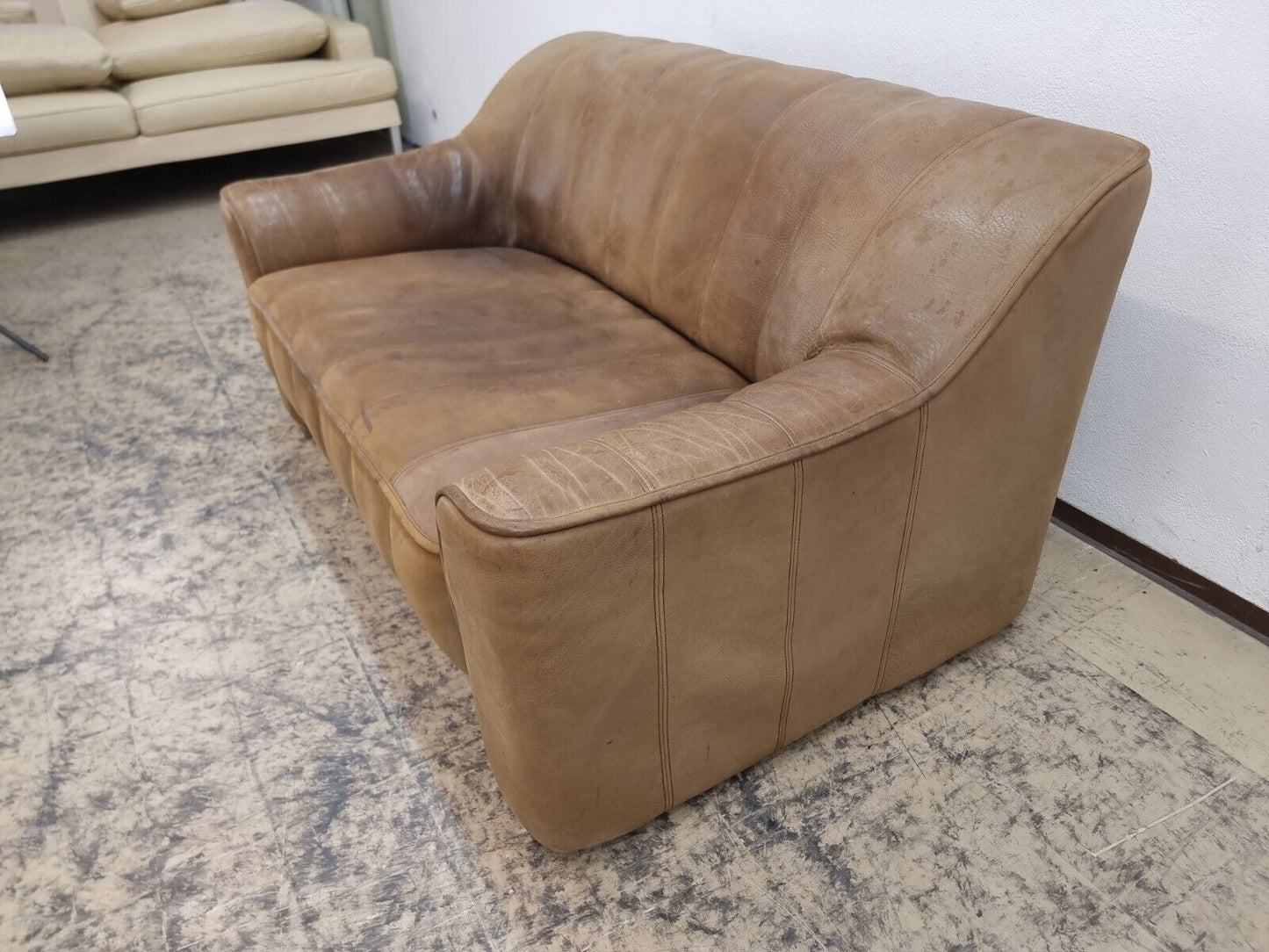 {{ product_title }} – {{ product_type }} von JS Furniture, Designer-Möbel gebraucht.