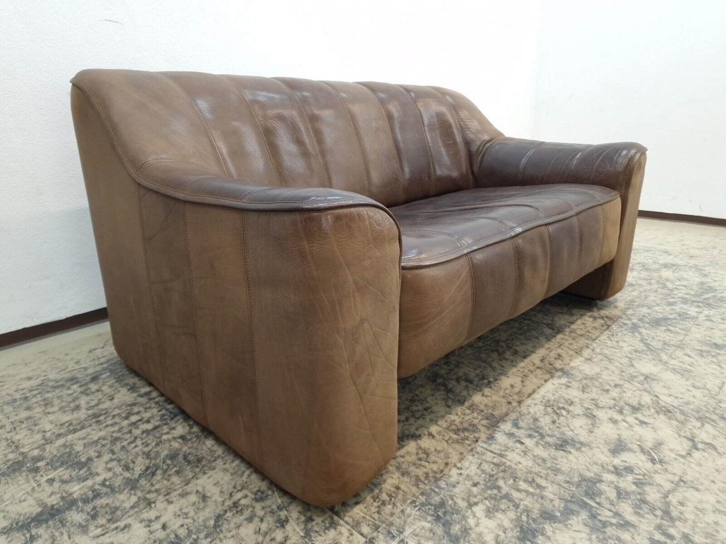 {{ product_title }} – {{ product_type }} von JS Furniture, Designer-Möbel gebraucht.