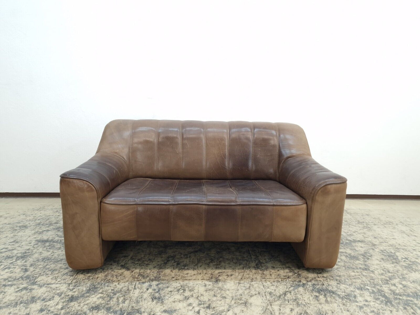 {{ product_title }} – {{ product_type }} von JS Furniture, Designer-Möbel gebraucht.