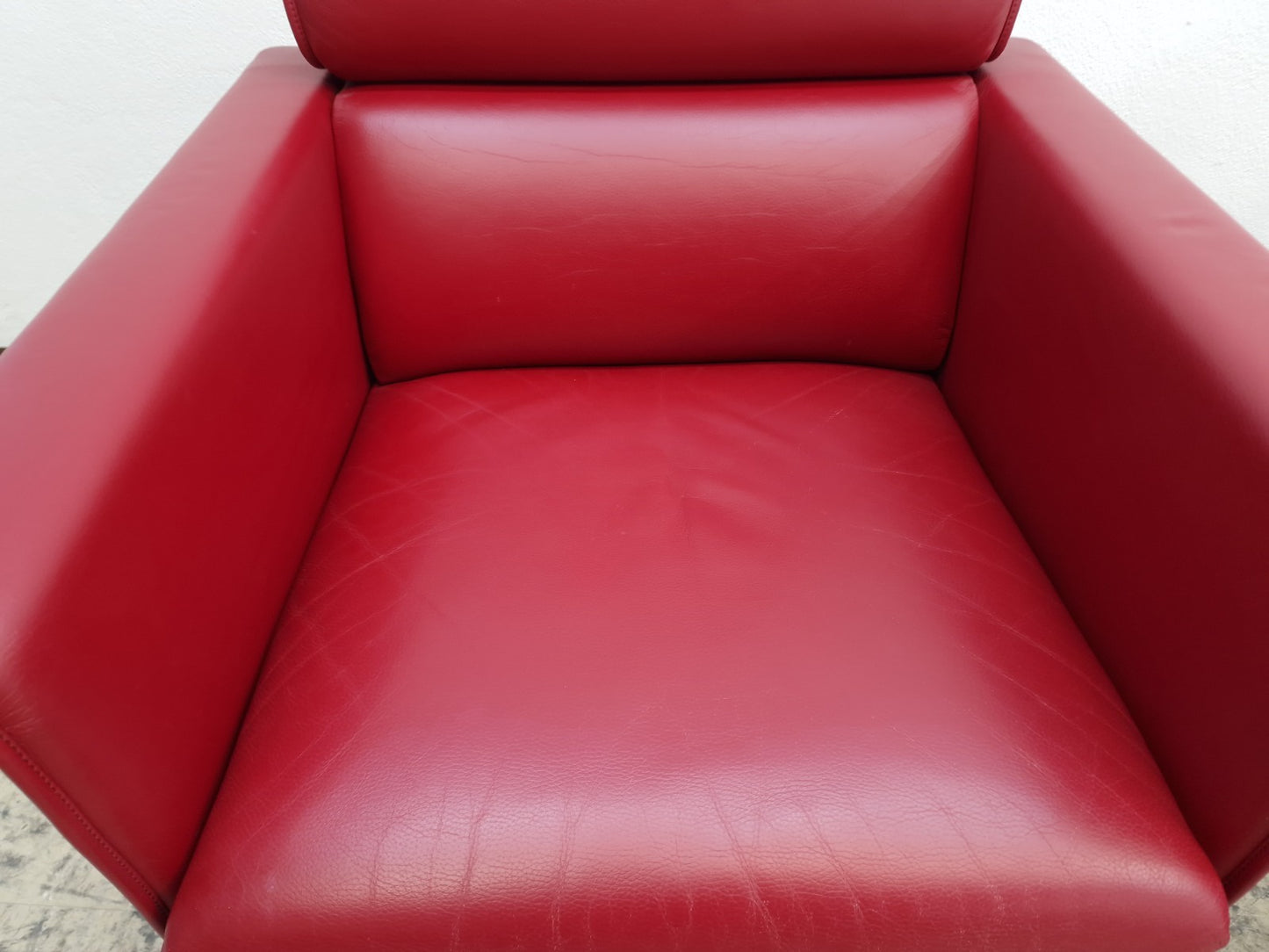 {{ product_title }} – {{ product_type }} von JS Furniture, Designer-Möbel gebraucht.