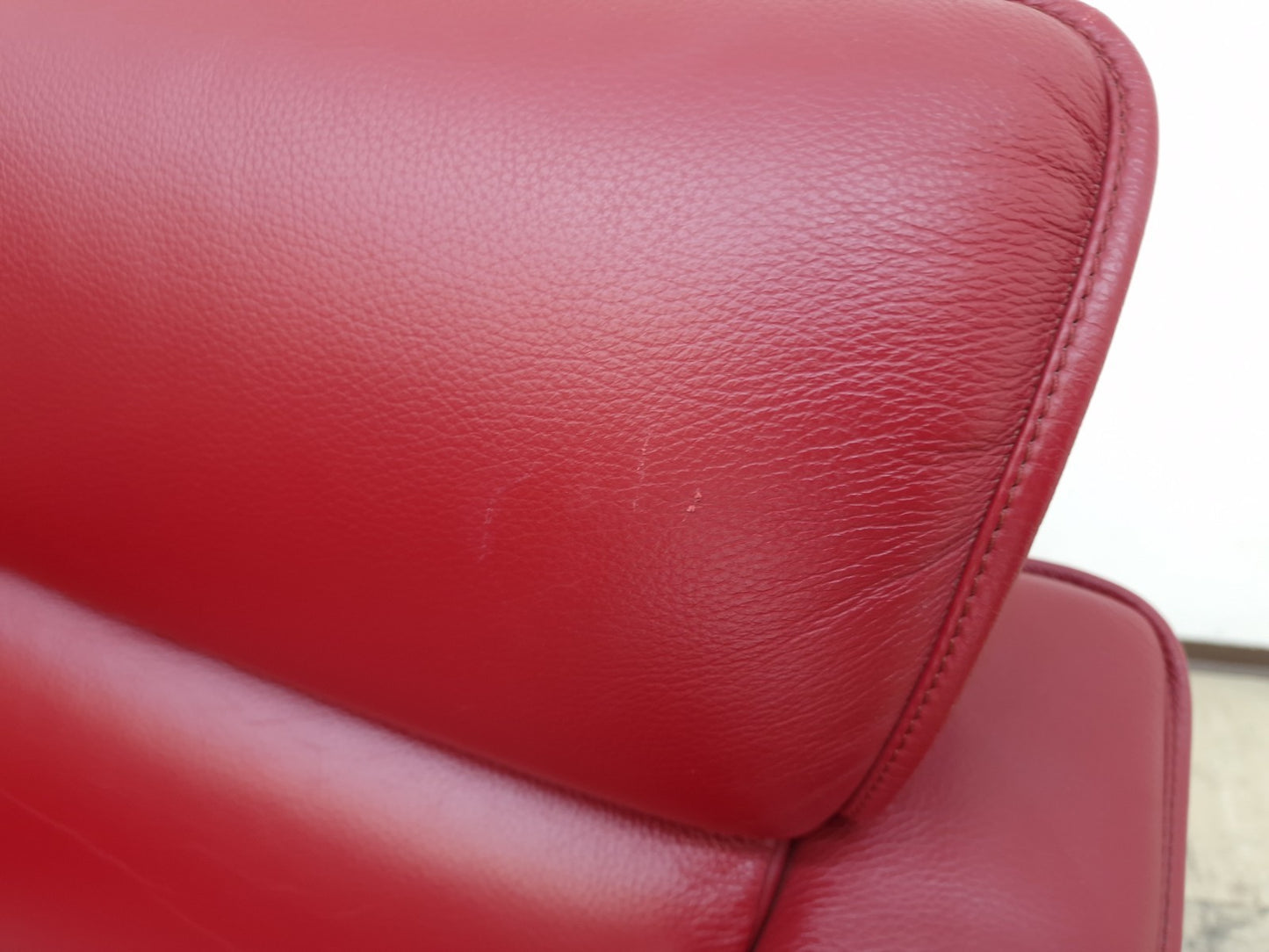 {{ product_title }} – {{ product_type }} von JS Furniture, Designer-Möbel gebraucht.