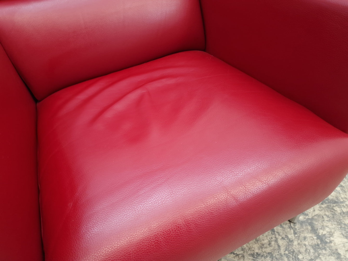 {{ product_title }} – {{ product_type }} von JS Furniture, Designer-Möbel gebraucht.