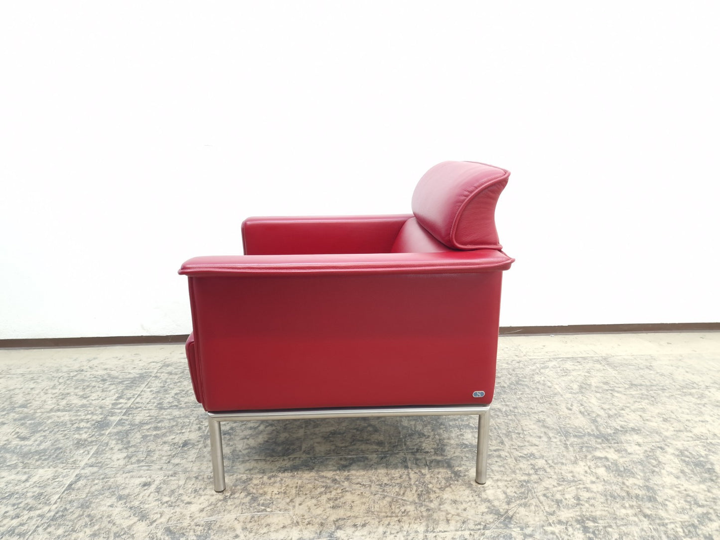 {{ product_title }} – {{ product_type }} von JS Furniture, Designer-Möbel gebraucht.