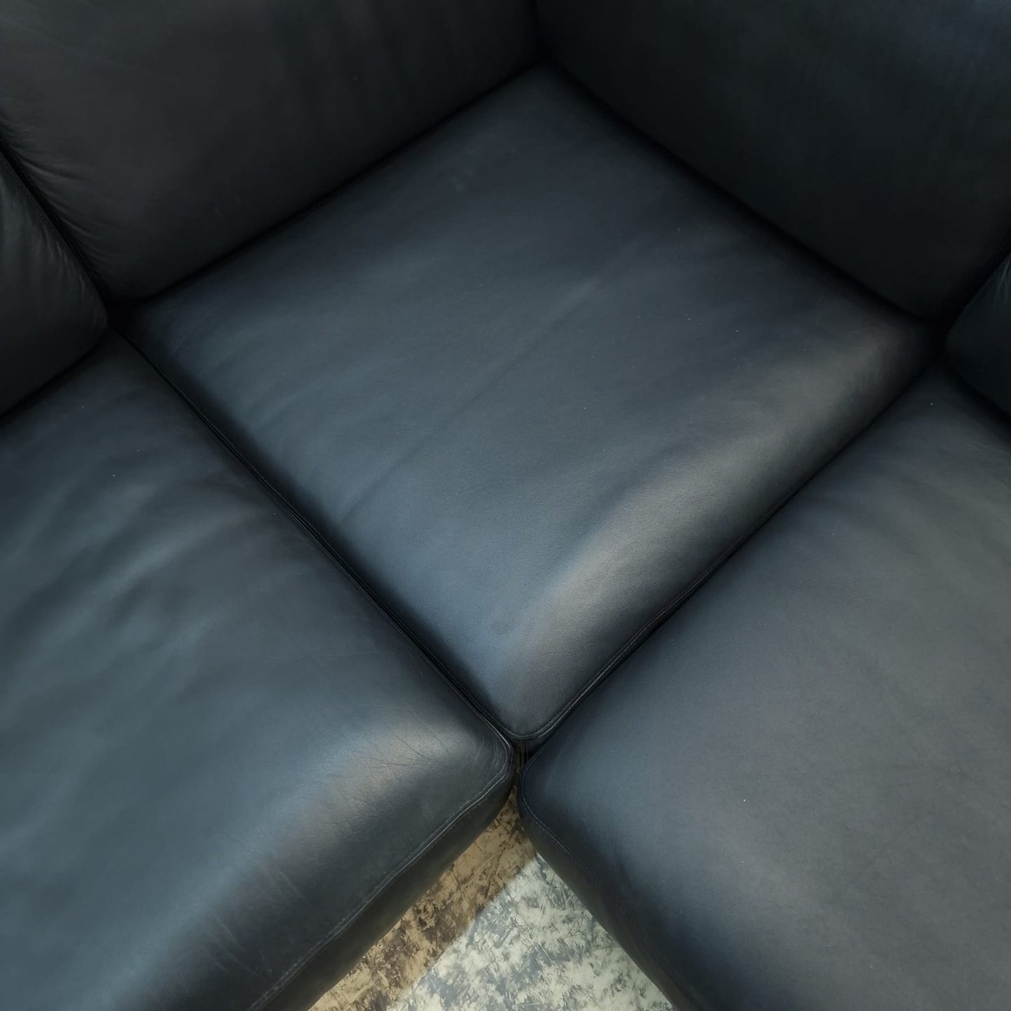 {{ product_title }} – {{ product_type }} von JS Furniture, Designer-Möbel gebraucht.