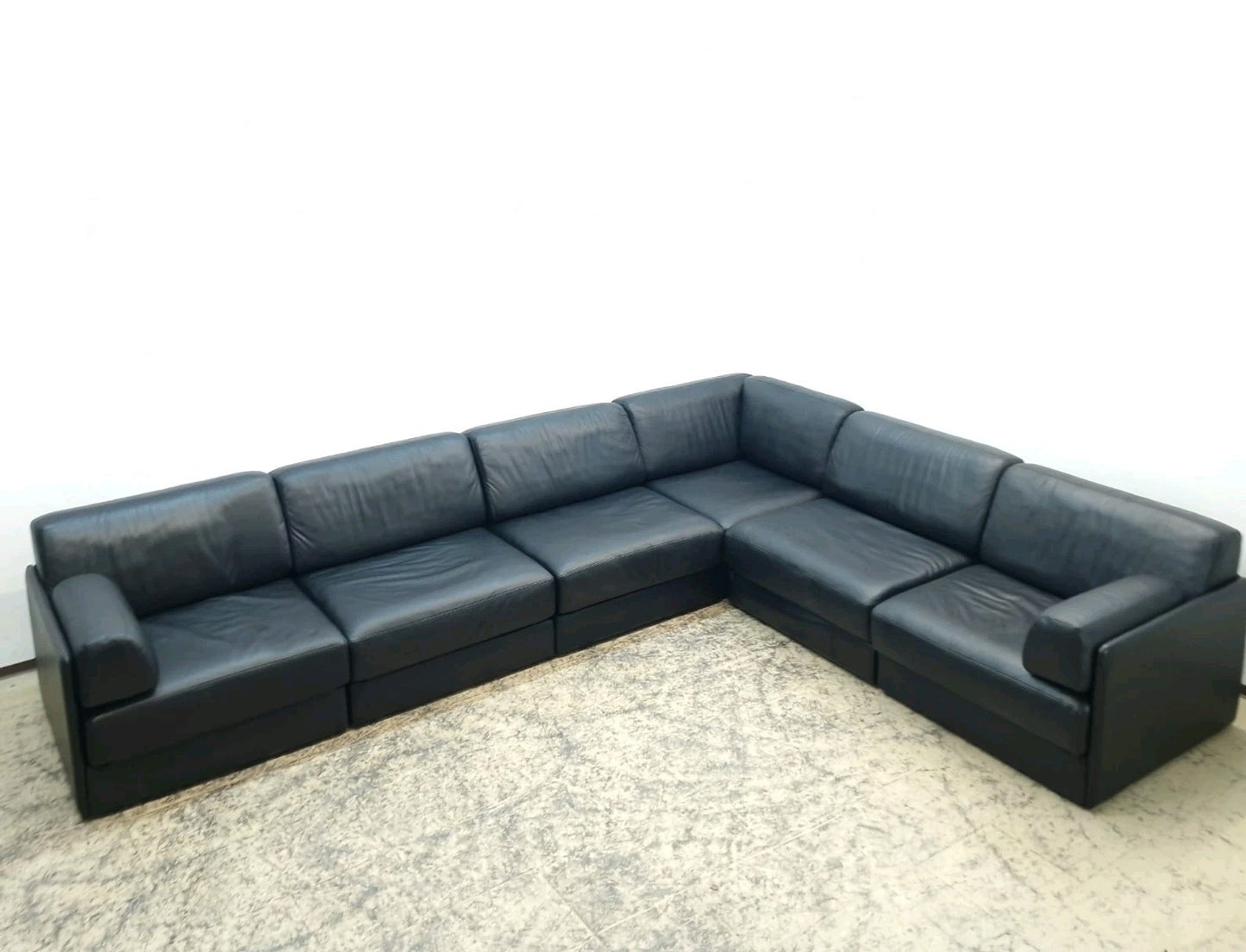 {{ product_title }} – {{ product_type }} von JS Furniture, Designer-Möbel gebraucht.