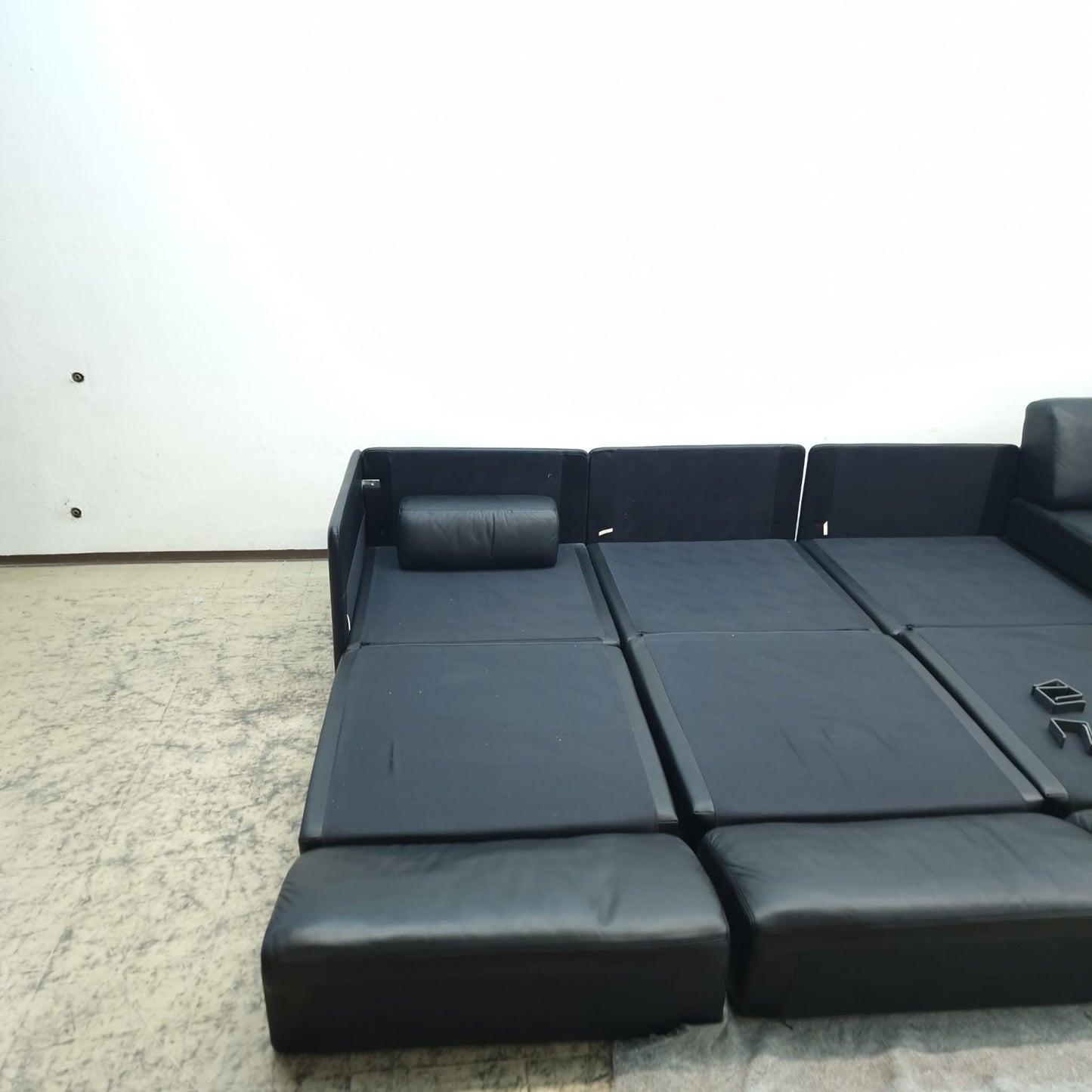 {{ product_title }} – {{ product_type }} von JS Furniture, Designer-Möbel gebraucht.