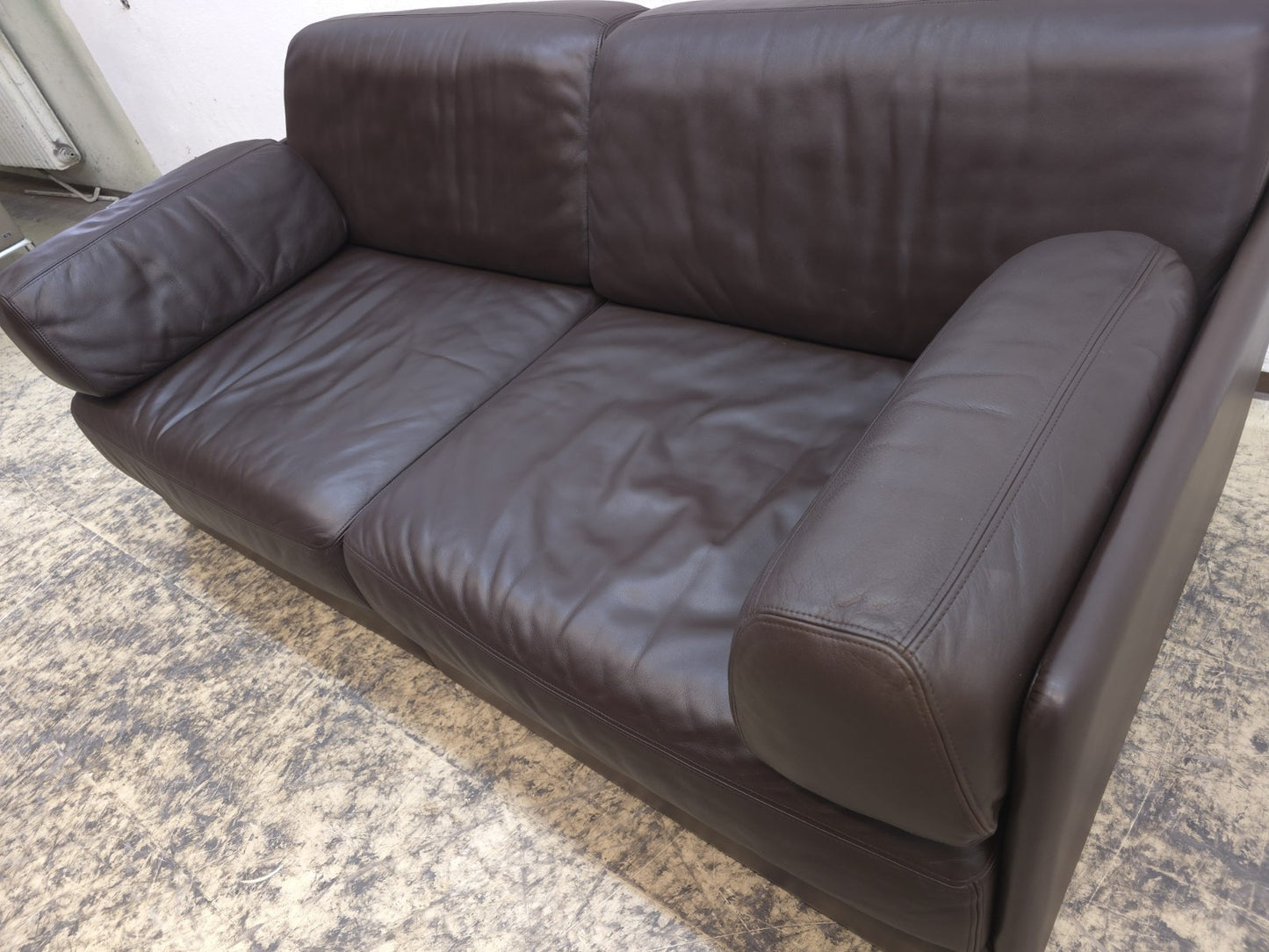{{ product_title }} – {{ product_type }} von JS Furniture, Designer-Möbel gebraucht.