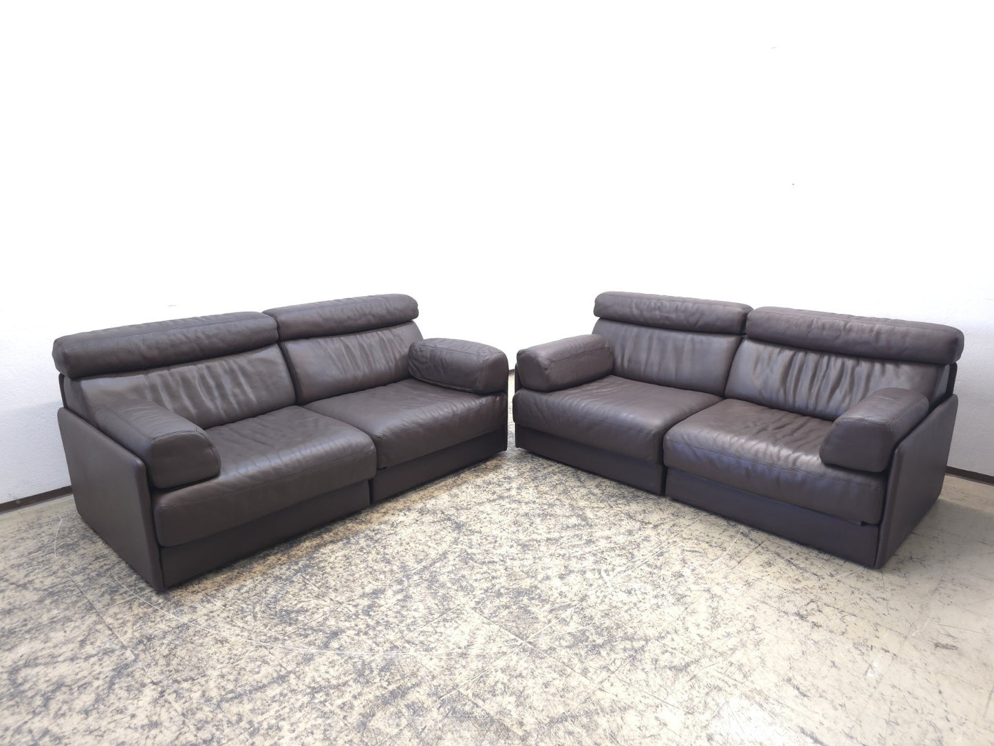 {{ product_title }} – {{ product_type }} von JS Furniture, Designer-Möbel gebraucht.