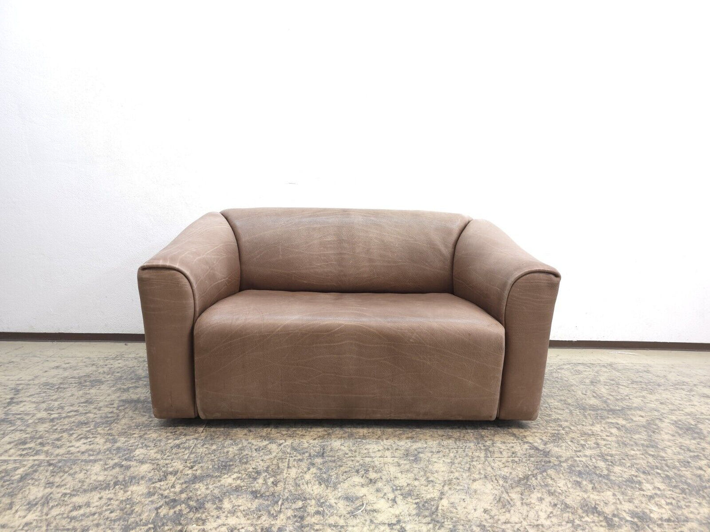 {{ product_title }} – {{ product_type }} von JS Furniture, Designer-Möbel gebraucht.